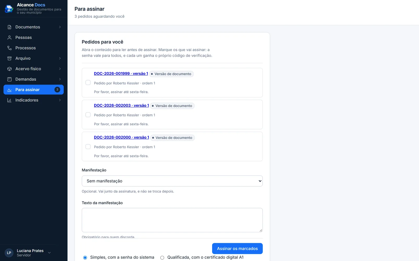 Fila de pedidos de assinatura, com os documentos marcados para assinar em lote